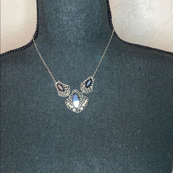 Vintage 1950s earrings and necklace set - Picture 3 of 5